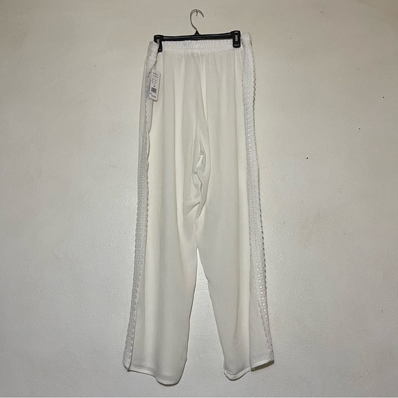 Elegant White Lace-Trim Joggers - Picture 2 of 14